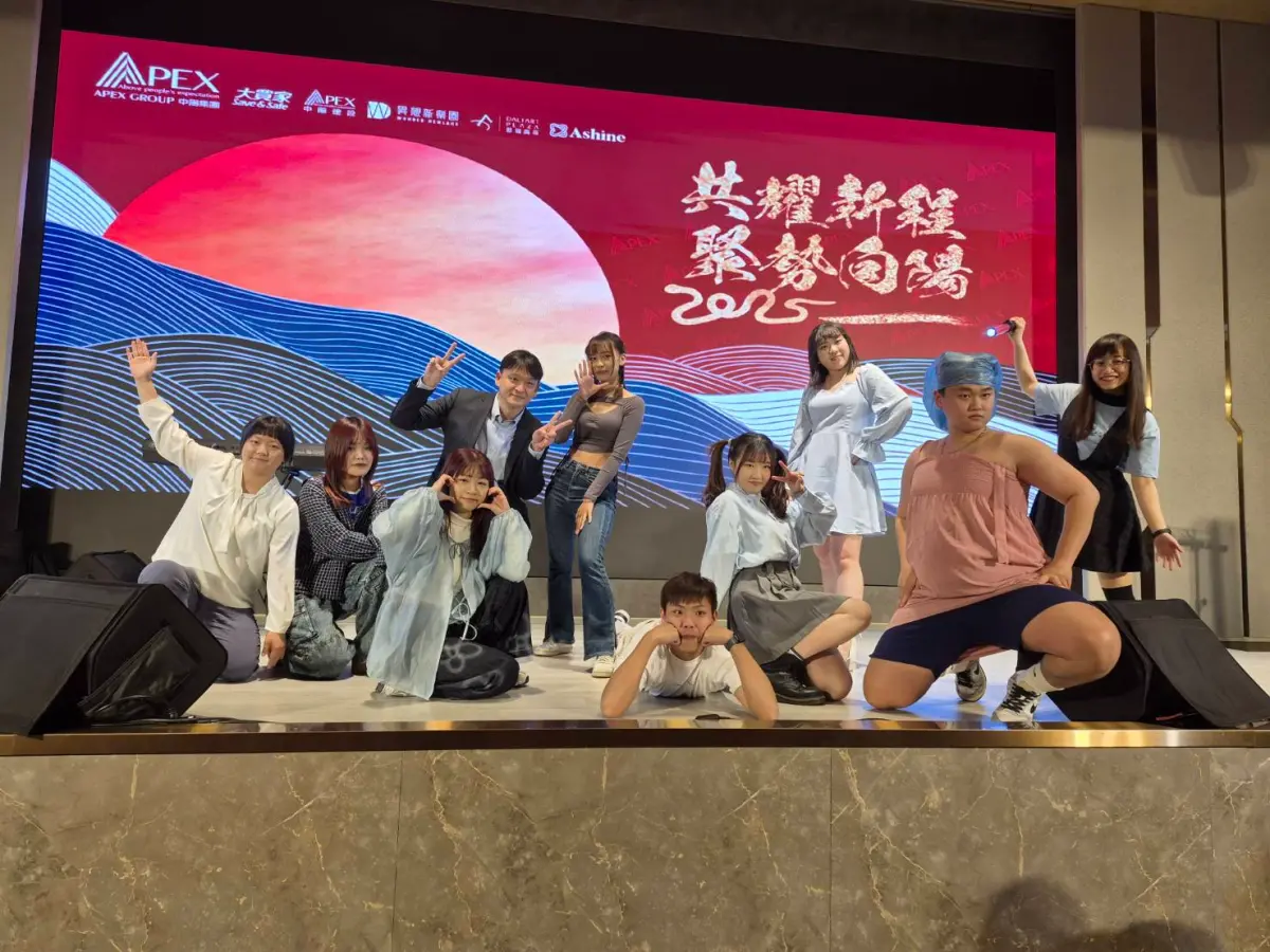 ▲大買家國光店及北屯店，25日都提早於晚間6點打烊，全體員工喝春酒看節目，被贊是幸福業。（圖／大買家提供）