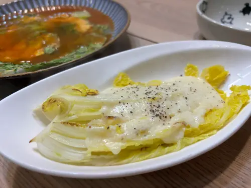 ▲實際試做，發現這道大白菜料理難度不高，可以很輕鬆地完成。（圖／記者徐銘穗攝）
