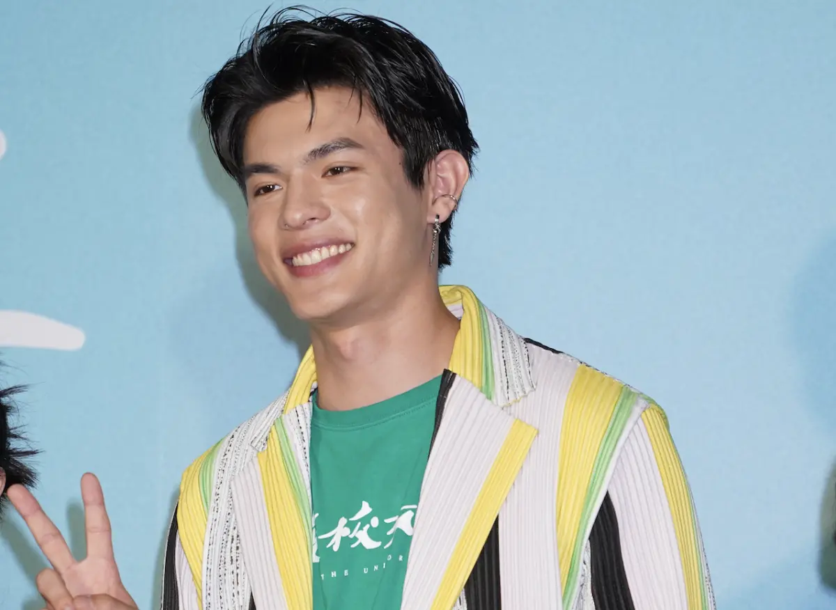 ▲林葉亭的兒子邱以太出席新片《夜校女生》首映會，提到今年春節外公去世，他表示家裡一切都很好，別擔心，現在應該要多陪陪媽媽和外婆。（圖／記者嚴俊強攝）