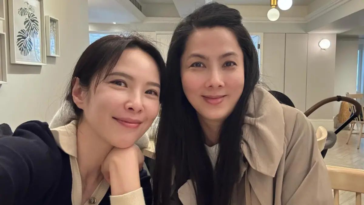 ▲《流星花園》女星錢韋杉（右）消失10年近照曝光，左為好友天心。（圖／天心臉書）