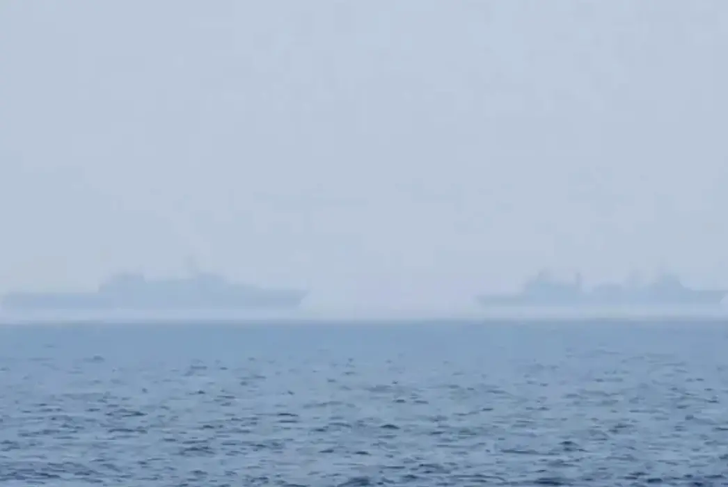 ▲海軍班超軍艦監控共軍四明山艦與千島湖艦。（圖／國防部提供）