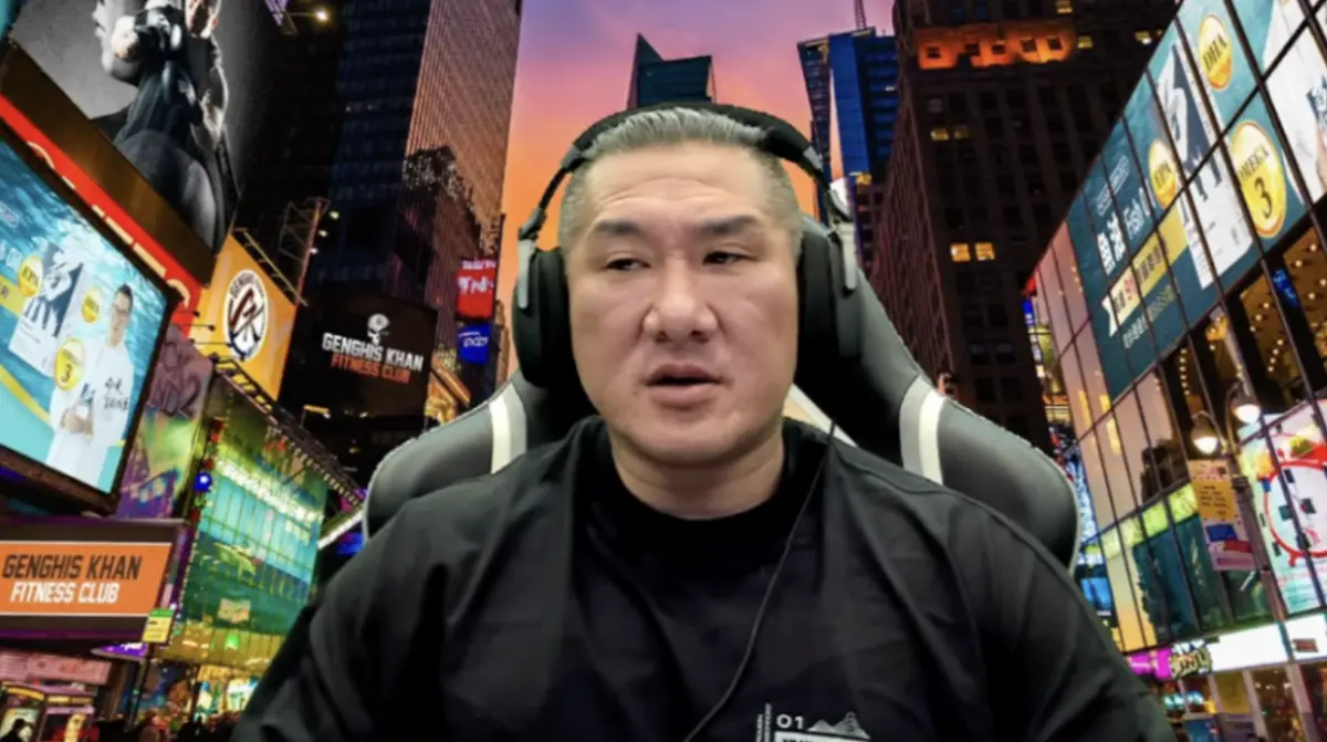 ▲網紅直播主館長（如圖）以剽悍、敢言作風聞名，如今跟上陳沂腳步，證實進軍成人直播平台SWAG，他在3月初安排4場直播，霸氣喊話粉絲踴躍抖內。（圖／翻攝自館長官方YouTube）