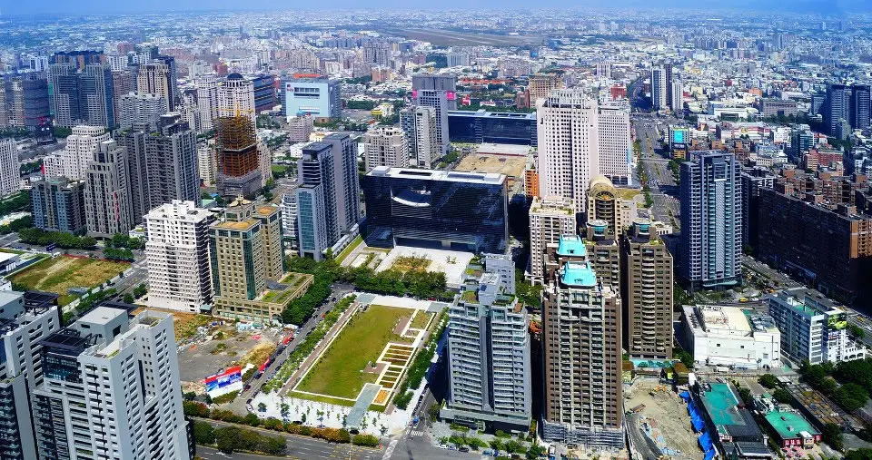 ▲氣候宜人且租屋壓力低的台中市，近年來成為年輕人最想移居城市首選。（圖／翻攝台中市政府網站，2025.02.27）