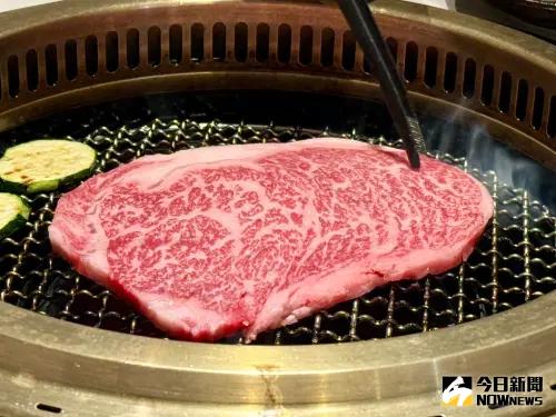 ▲店內使用的是日本國產牛,主推日本和牛。選用當地的新鮮食材,不僅提升了肉質的鮮度,價格也相對親民。(圖/記者陳美嘉攝) ▲店內使用的是日本國產牛,主推日本和牛。選用當地的新鮮食材,不僅提升了肉質的鮮度,價格也相對親民。(圖/記者陳美嘉攝)