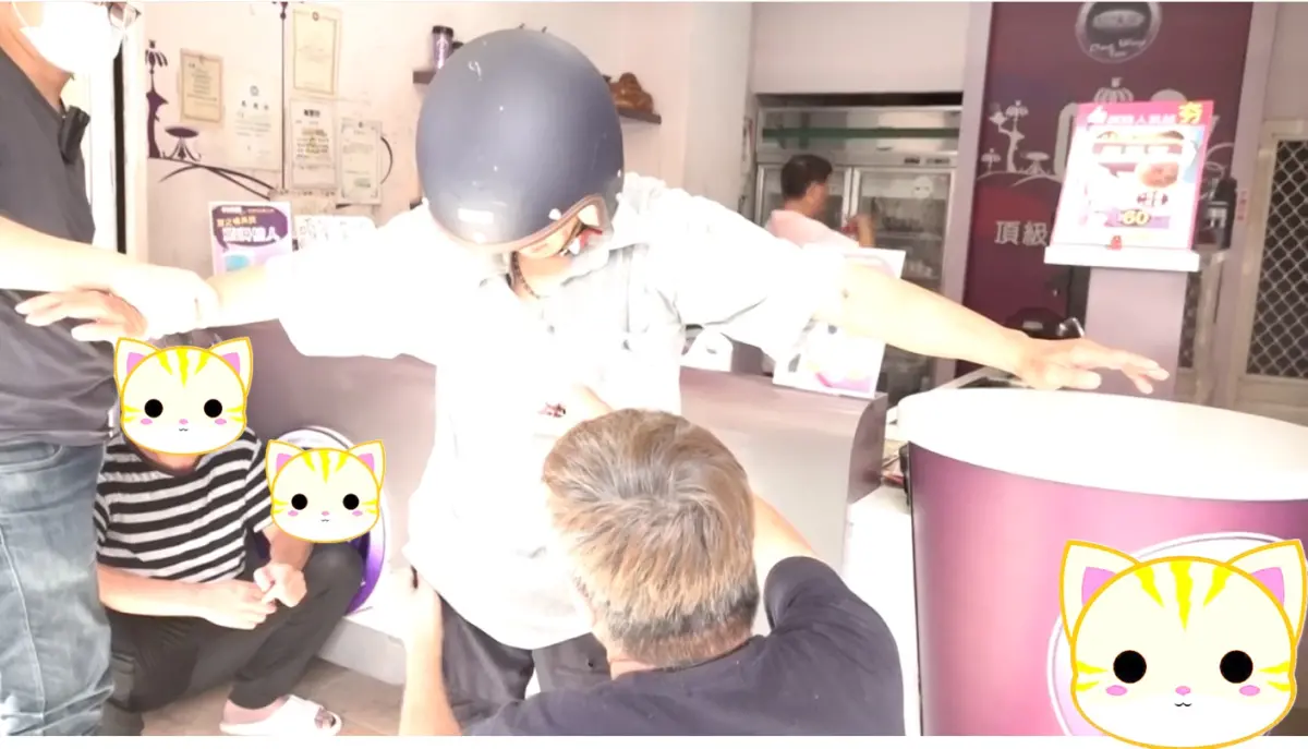 ▲一處商機位置屬偏僻的巷弄內，一家手搖飲店竟然客人絡繹不絕，原來鄭姓嫌犯合法掩護非法，暗中販毒（圖/記者鄧力軍翻攝）