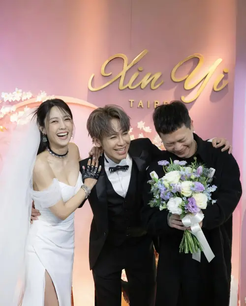 ▲鼓鼓、大元婚紗照。（圖／鼓鼓、大元IG）