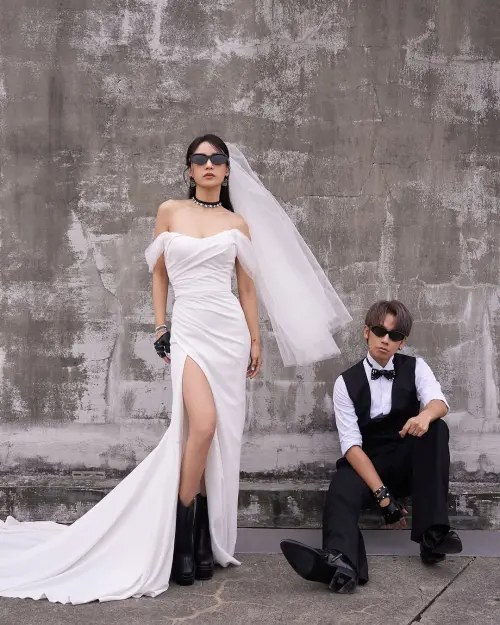 ▲鼓鼓（右）和大元的結婚照也有很「酷」的氛圍。（圖／摘自IG）