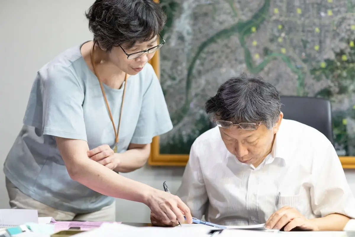 ▲前民眾黨主席柯文哲和前立委蔡壁如共事長達30年。（圖／翻攝蔡壁如臉書，2025.02.27）