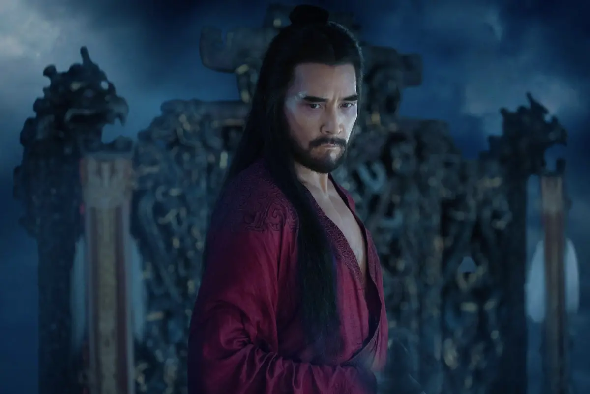 ▲費翔在《封神第二部：戰火西岐》不再大秀胸肌，而是展露心機，變成情勒旗下大將、幫他上場攻打敵方的狠毒君王。（圖／鴻聯國際提供）