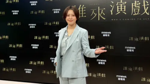 劉品言樓梯重摔「骨頭全碎」！拄拐杖現身上工　曝近況：痛到噴淚
