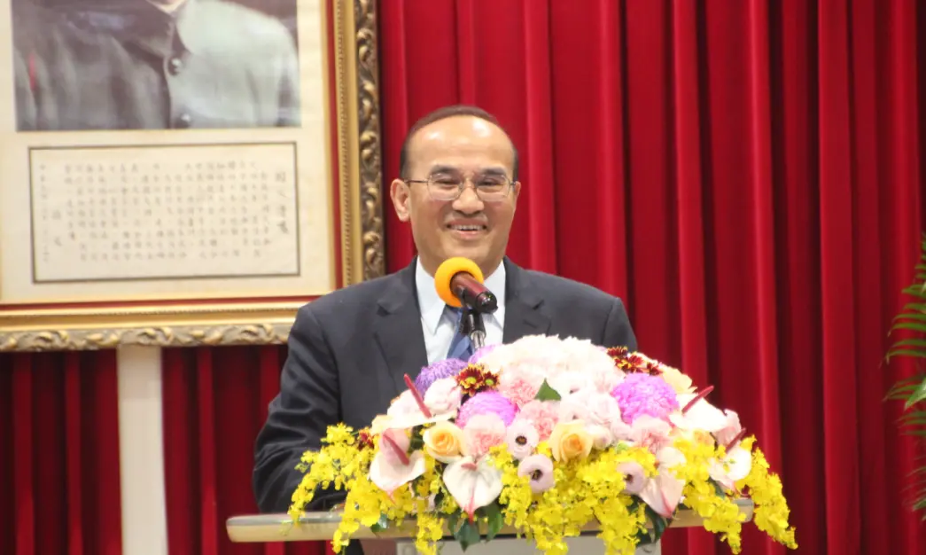 ▲連錦漳表示，自己聽到時忍不住落淚，真的「做到流汗被嫌到流口水」，但也為能源署打氣，「路遙知馬力日久見人心，我支持你們，希望你們不要垂頭喪氣」（圖／記者鍾泓良）