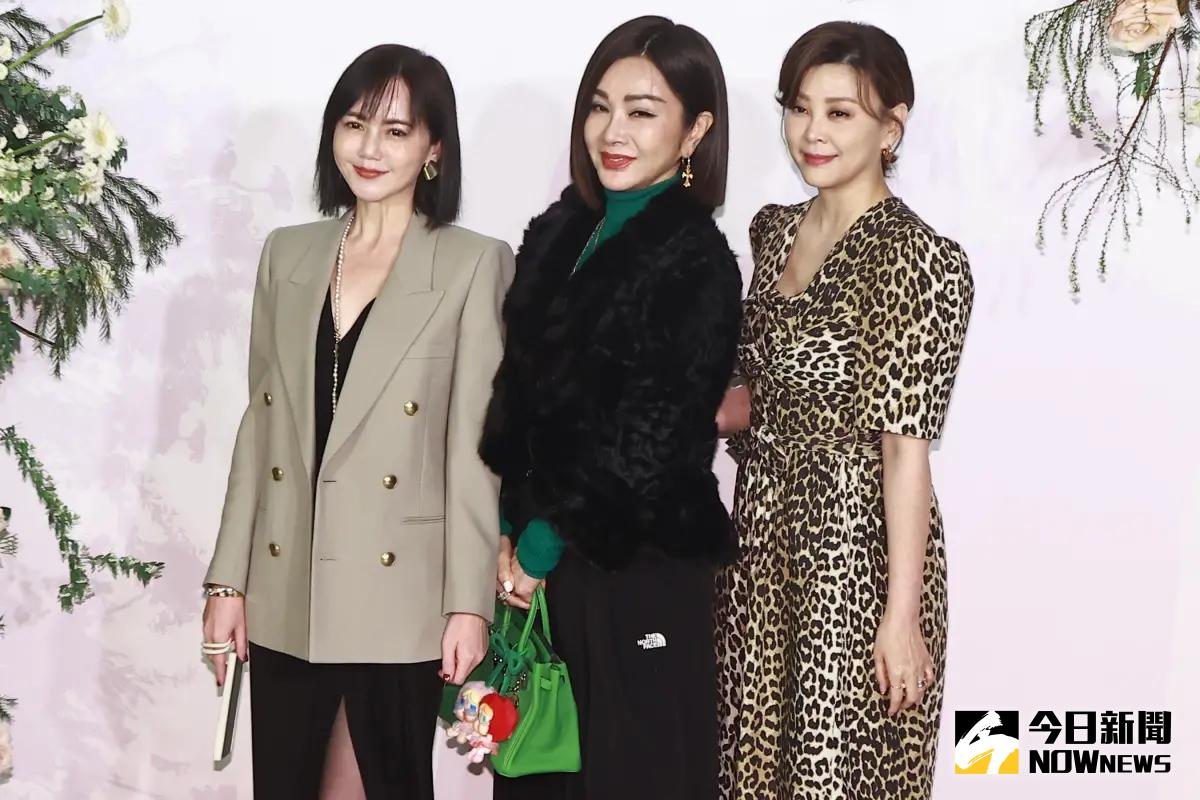 ▲陳美鳳（中）和簡沛恩（左）、方馨（右）出席陳志強曾智希婚宴，陳美鳳手上的愛馬仕包粗估70萬，她也說有6位數，但實際金額已經忘記。（圖／記者葉政勳攝）