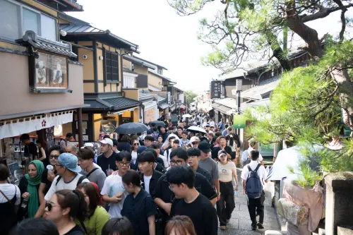 ▲日本京都深受過度旅遊困擾。(圖/美聯社/達志影像) ▲日本京都深受過度旅遊困擾。(圖/美聯社/達志影像)