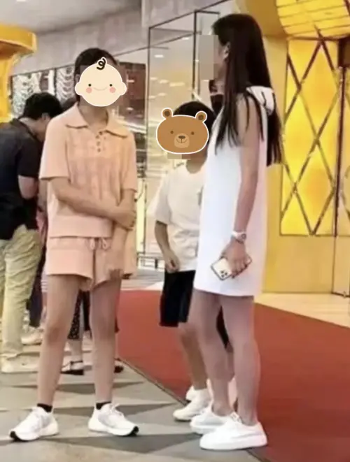 ▲Mandy馬筱梅曾帶著大S家人外出,家人傳目前搬至她與汪小菲在台北的租屋處,暫時會留在台灣。(圖/翻攝自小紅書) ▲Mandy馬筱梅曾帶著大S家人外出,家人傳目前搬至她與汪小菲在台北的租屋處,暫時會留在台灣。(圖/翻攝自小紅書)