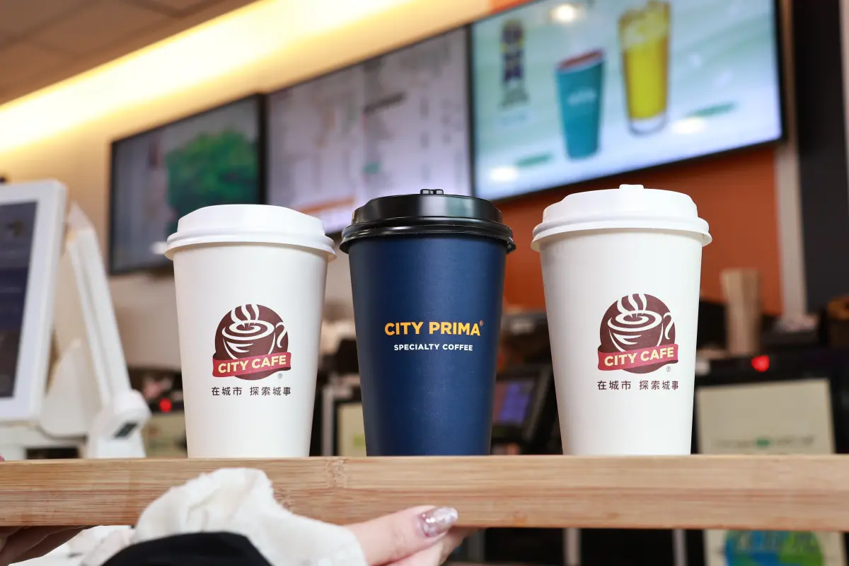 本周咖啡優惠！7-11買1送1 超市「大杯拿鐵19元」：寄杯到明年中