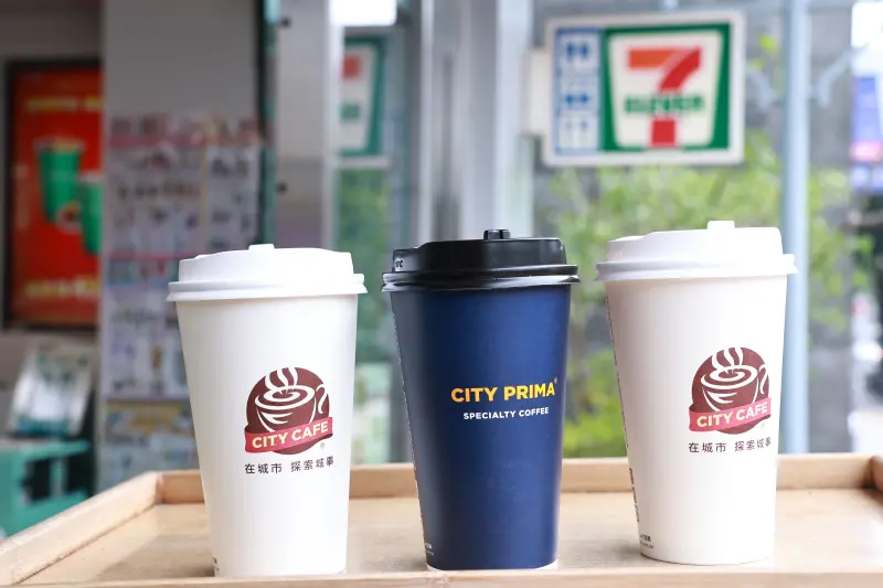 7-11熱紅豆湯買一送一！美式、水果茶10元「限3天」　全家拿鐵6折