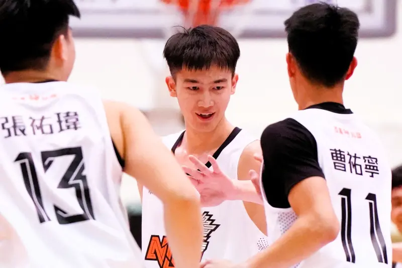 ▲UBA國體黃偉程（中）表現出色，率隊以65：55擊敗輔大，終結四連敗。（圖／大專體總提供）