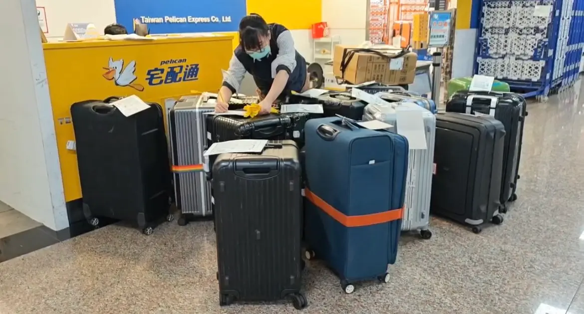 ▲旅客回台灣才得知，行李被滯留在廣州，甚至得要印護照登記才能領回行李。（圖／讀者提供）