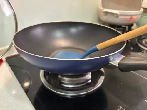 不沾鍋怎麼用才正確？日本70年老廠揭「1習慣」超NG：一堆都會犯
