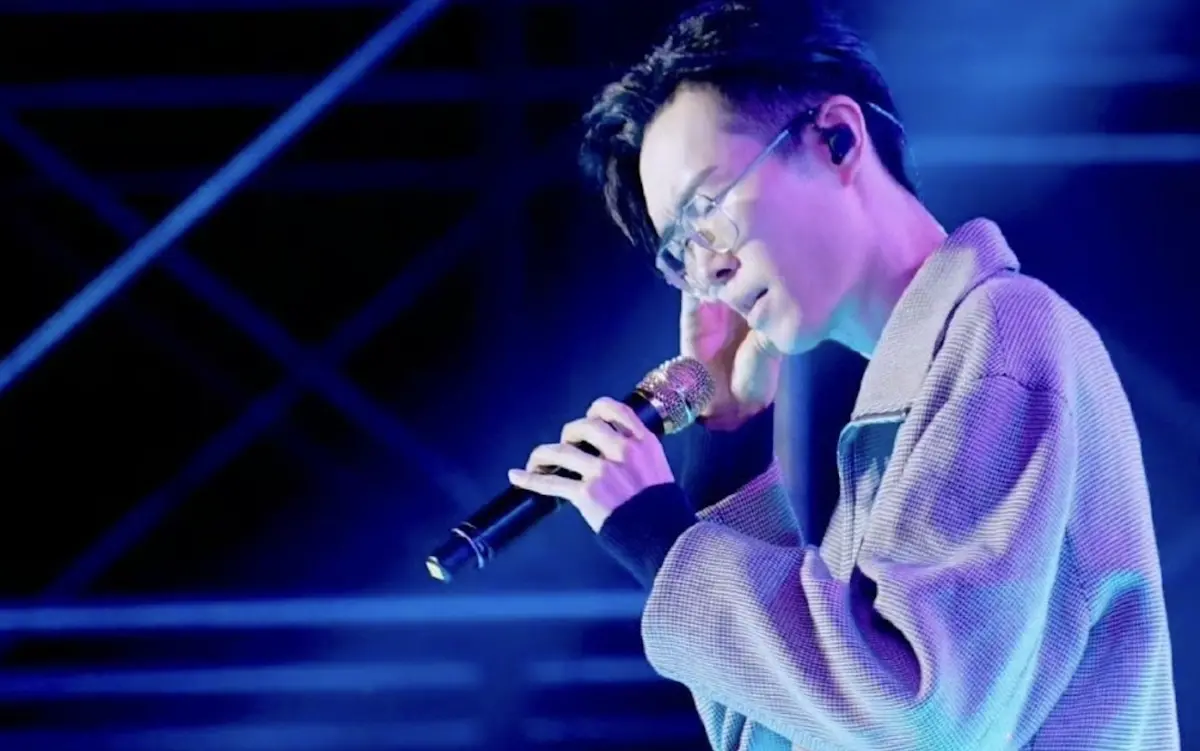 ▲蘇一峰受訪表示，氣胸容易發生在高瘦體型男性，一般而言，身體質量指數（BMI）低於18.5就要留意。他也提醒，首次發生氣胸後，相當容易再度復發，第二次發生是60%，第三次是80%。（圖／翻攝自微博）