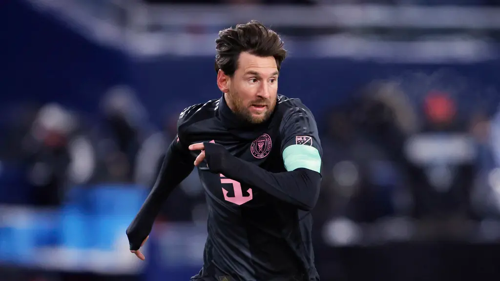 ▲阿根廷球王梅西（Lionel Messi） 近期接受訪問時坦言，他在法甲聯賽巴黎聖日耳曼（Paris Saint-Germain, PSG） 效力的兩年間「每天都過得不開心」，難以適應巴黎的環境與比賽氛圍，這也是促使他最終選擇前往美國職業大聯盟（MLS）發展的關鍵原因之一。（圖／美聯社／達志影像）