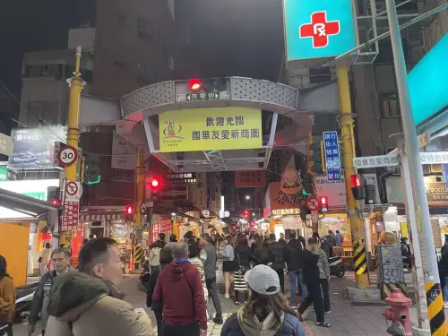 ▲台南國華友愛海安商圈春節9天吸引79萬人次。（圖／Google評價）