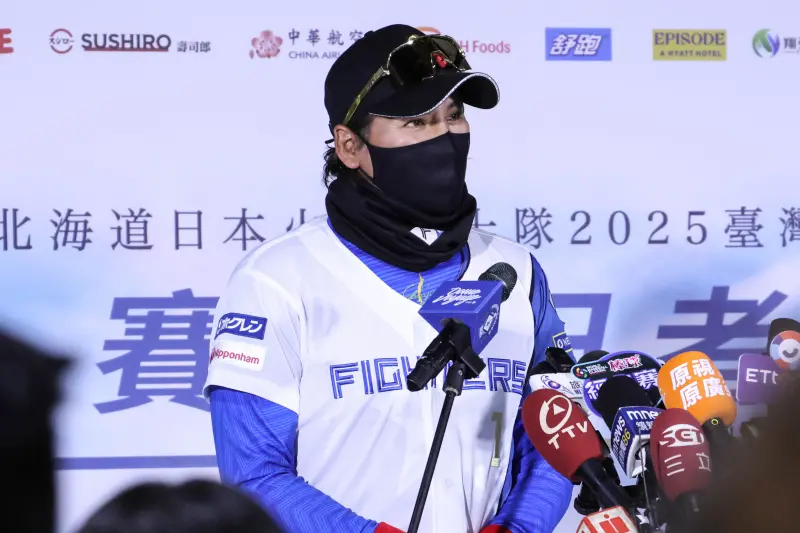 ▲北海道日本火腿鬥士隊監督新庄剛志賽後接受媒體聯訪，新庄表示相當滿意交流賽首戰成果。（圖／記者朱永強攝，2025.03.01）
