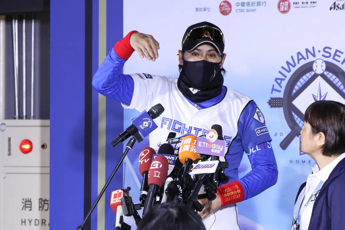 ▲北海道日本火腿鬥士隊監督新庄剛志，在體驗完台式應援後給出建議。（圖／朱永強攝，2025.03.01）