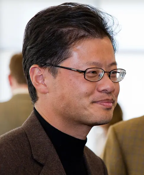 ▲1994年,史丹佛大學生楊致遠以及大衛‧費羅,打造出「傑瑞的網路指南」,也就是Yahoo網站的前身。圖為Yahoo創辦人楊致遠。(圖/維基百科) ▲1994年,史丹佛大學生楊致遠以及大衛‧費羅,打造出「傑瑞的網路指南」,也就是Yahoo網站的前身。圖為Yahoo創辦人楊致遠。(圖/維基百科)