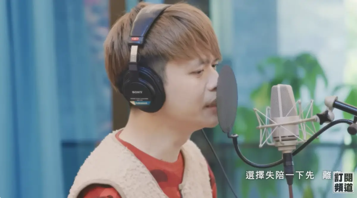 ▲YouTuber歌王歌后出列！《NOWnews今日新聞》特此整理出「被YouTuber耽誤的歌手」系列，包括蔡阿嘎（如圖）組樂團揚名國際；黃氏兄弟出歌必成千萬流量密碼；魚乾曾合作陳零九推出〈心有餘悸〉。（圖／翻攝自YouTube）