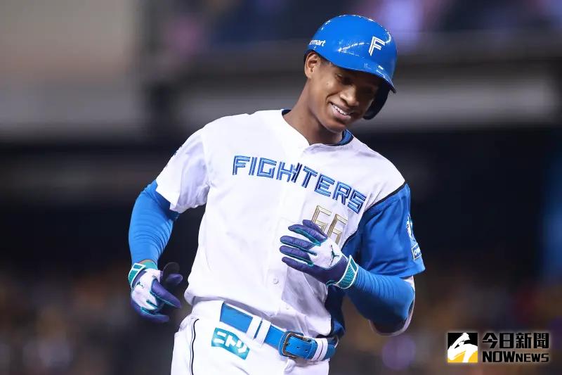▲北海道火腿鬥士隊外野手万波中正敲出三分打點全壘打。（圖／記者葉政勳攝 , 2025.03.02）