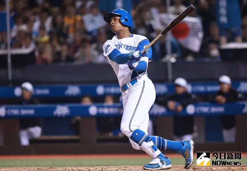 ▲北海道火腿鬥士隊外野手万波中正敲出三分打點全壘打。（圖／記者葉政勳攝 , 2025.03.02）