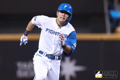 ▲北海道火腿鬥士隊內野手野村佑希敲出二壘安打。（圖／記者葉政勳攝 , 2025.03.02）