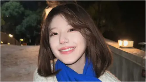 生病暫停演藝活動的中國女星趙露思,昨(1)日,她出現於直播間帶貨,短短1個小時內,直播湧入300萬人觀看,所推商品的銷售額更突破2500萬人民幣(約台幣1.1億元)。(圖/趙露思微博) ▲趙露思身價突破5億。(圖/趙露思微博)