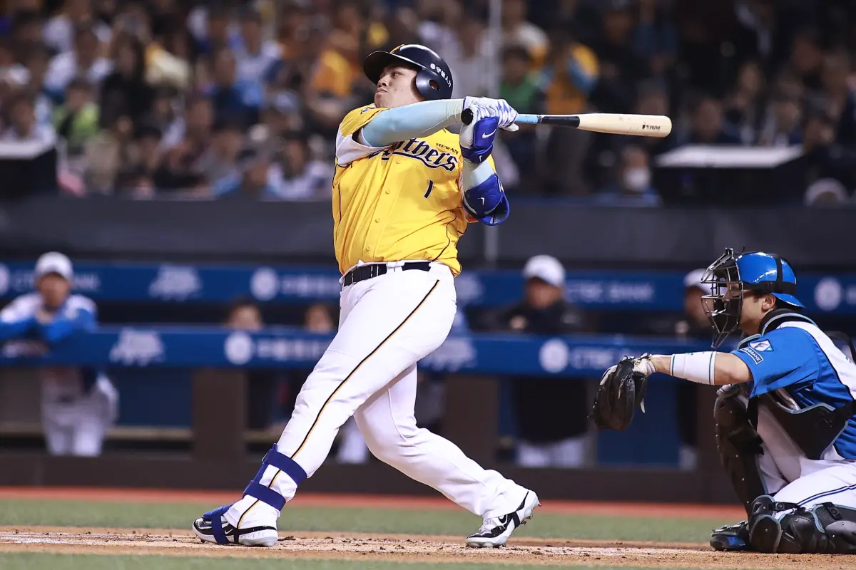 ▲中信兄弟曾頌恩的打擊讓新庄剛志印象深刻。（圖／記者葉政勳攝 , 2025.03.02）