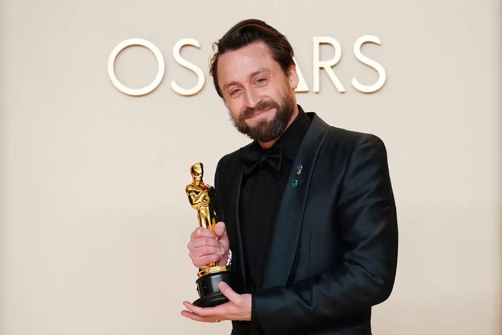 ▲演出《跳痛之旅》的基倫克金，得到今年奧斯卡金像獎最佳男配角獎，台上和老婆預約再生兩個小孩。（圖／美聯社／達志影像）