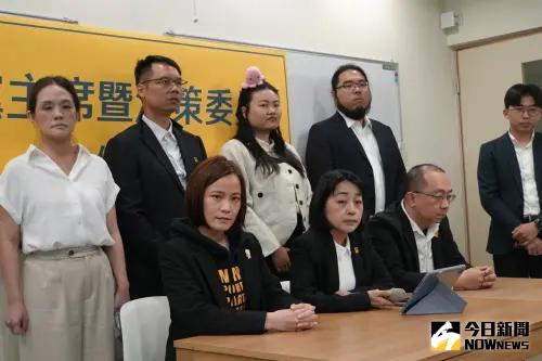 ▲時代力量3日舉行「黨主席暨決策委員上任記者會」，並由連任的黨主席王婉諭率領決策委員與媒體會面。（圖／記者呂炯昌攝，2025.03.03）
