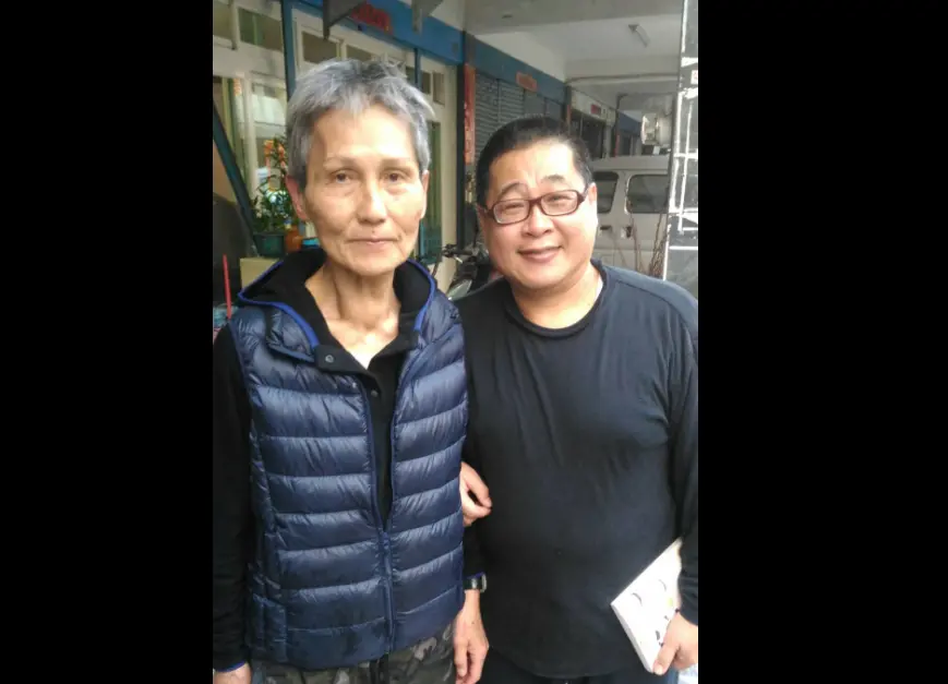 ▲葉春蓮（左）嗆傅崐萁通匪而爆紅，他2018年因花蓮強震獲救，當時就有不少人提到葉春蓮事蹟。（圖／翻攝花蓮慶修院臉書）