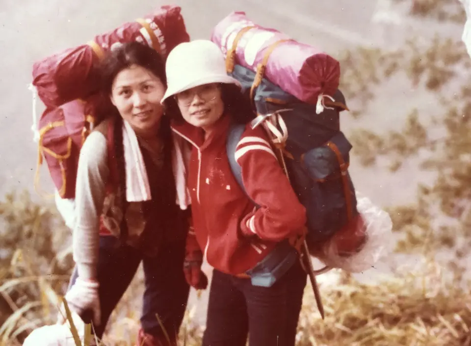 ▲潘小雪過去過去曾在花崗國中與「葉霸」（左），看到好友上了媒體，表示葉還是以前那個樣子，內心純粹、永不妥協。（圖／翻攝自潘小雪臉書）