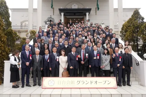 ▲「日台會館」，在台積電熊本廠所在地的菊陽町盛大開幕，市長黃偉哲應邀與熊本縣知事木村敬、菊池市長江頭實等人聯袂慶祝。（圖／南市府提供）