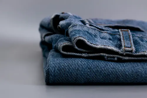 UNIQLO過去曾分享牛仔褲的正確洗法。(圖/取自unsplash) ▲UNIQLO過去曾分享牛仔褲的正確洗法。(圖/取自unsplash)