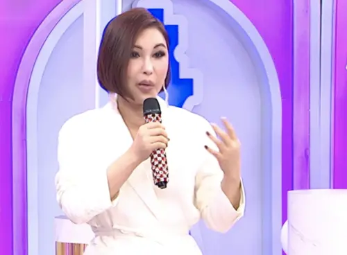 ▲利菁說明自己遇到行車糾紛，被後方司機飆罵還猛按喇叭，氣到發火，但律師建議，對方再這樣，可以表示要告他恐嚇罪，來制止他的行為。（圖／東森超視提供）