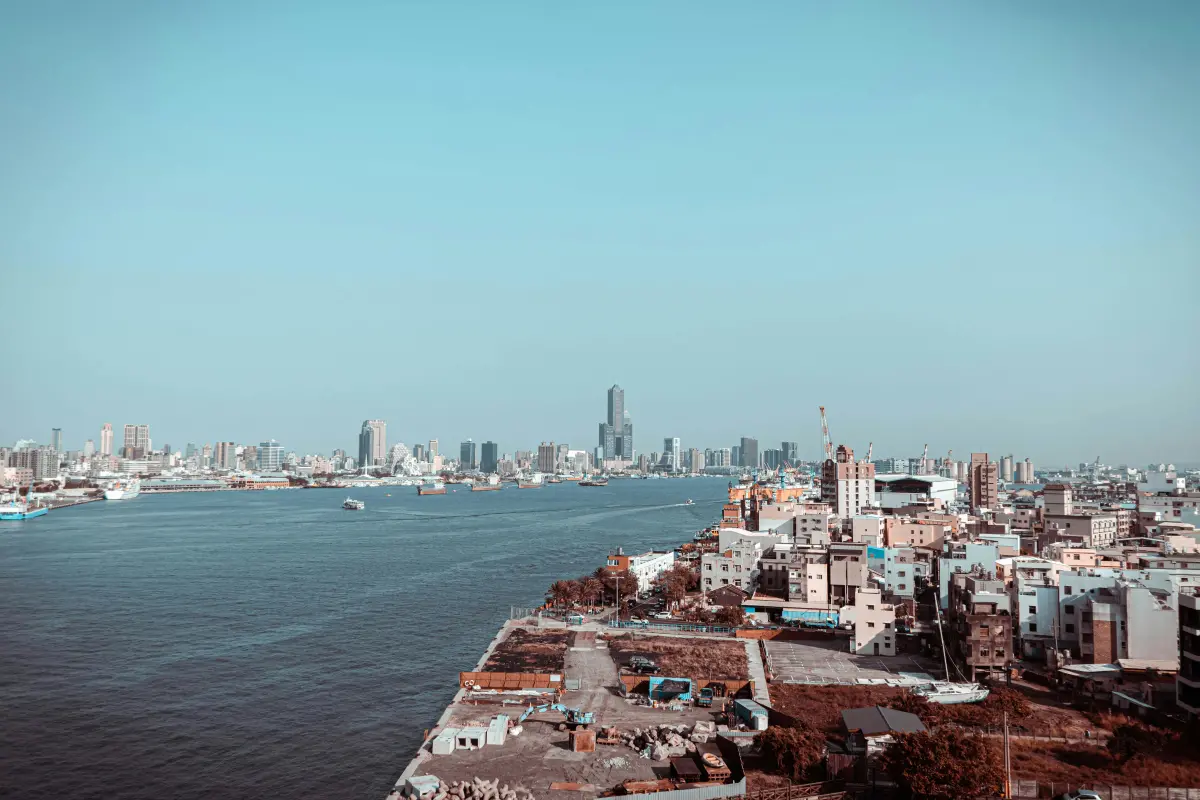 ▲高雄市是台灣南部最核心的都會區，再加上幅員遼闊，從高山到海港一應俱全，景點種類相當豐富。（圖／Pexels）	