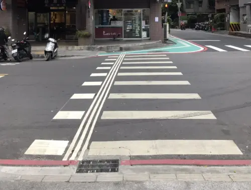 導盲行穿線 ▲導盲行穿線(圖/新北市政府交通局官網)