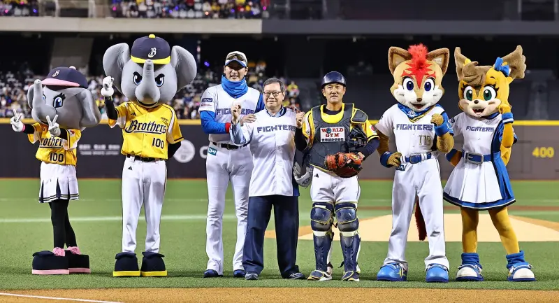 ▲上周六（3/1）日職北海道火腿鬥士隊來臺交流，兩場賽事吸引近5.4萬人次球迷進場，近600人次的日本應援團，助陣火力毫不含糊。（圖／中信兄弟提供）