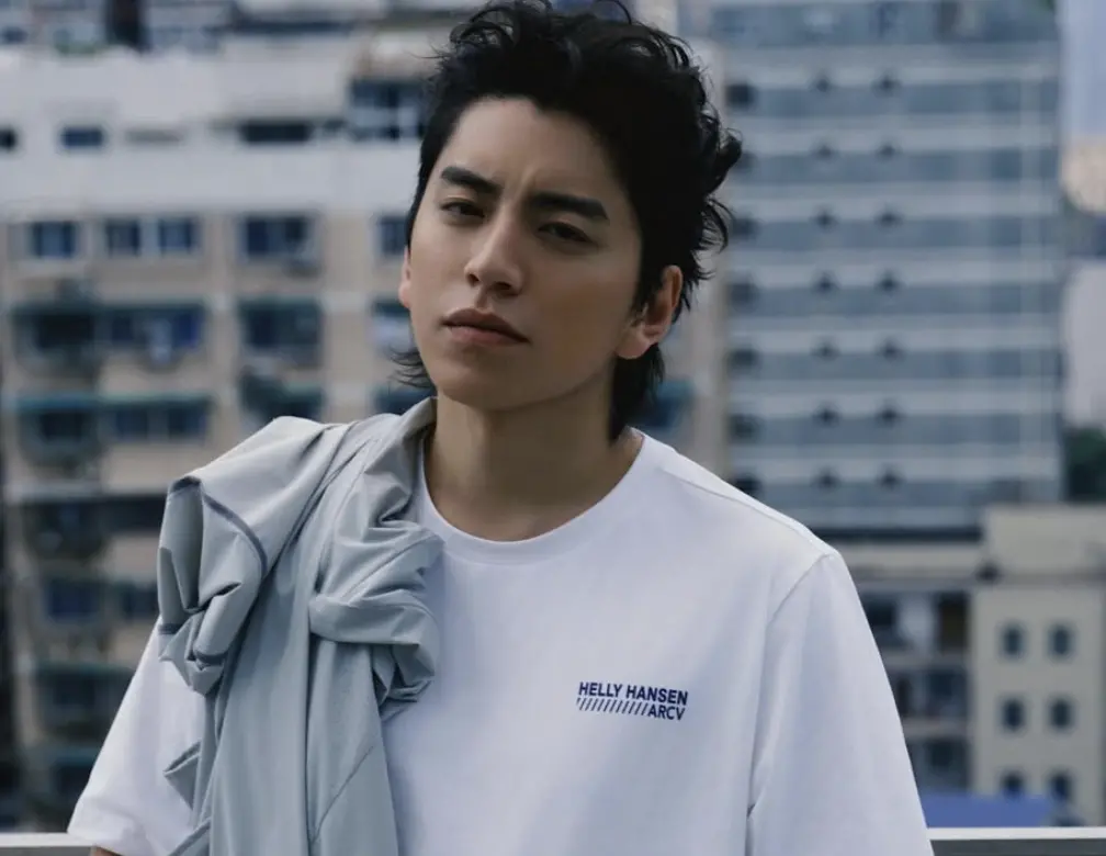 ▲王大陸（如圖）近期在中國活動較多，最近他因撂人毆打司機上新聞版面，許多人就好奇他是否會被列為「劣跡藝人」，但有網友就發現過去《延禧攻略》的演員聶遠也曾毆打過小黃運將，但也只被封殺2年，後來又活躍於演藝圈中。（圖／翻攝自王大陸IG）