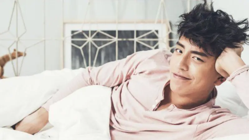 ▲王大陸（如圖）陷入涉嫌教唆傷害罪的風波，而他的親姊姊目前正在澳門享受高級的生日之旅，不僅如此，她還被挖出過去在節目上曬出上百萬的愛馬仕包包，驚人收藏令人看得掉下巴。（圖／翻攝自王大陸臉書）