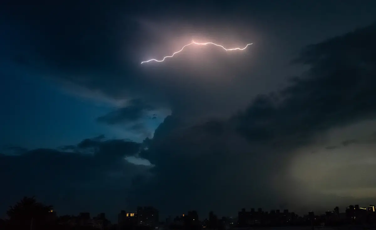 ▲近期台灣春雷陣陣，也讓人實際感受到春天即將來臨的徵兆。（圖／記者葉政勳攝）