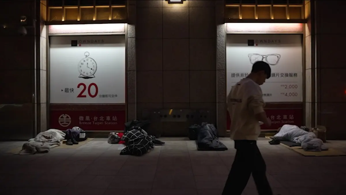 ▲街友「脫遊」關鍵即為有固定住所，但學者感嘆政府再怎麼為街友媒合工作，沒有地方住仍只是「假性脫遊」。（圖／記者張鴻儀攝。）