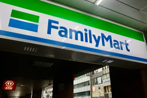 ▲李正綱指出，當年全家便利商店便是透過併購福客多，成功整併通路資源穩坐第二大。（圖／記者李政龍攝）